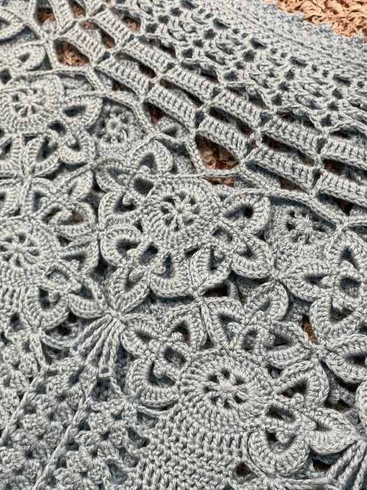 Жіночі вʼязані сверт та сукня