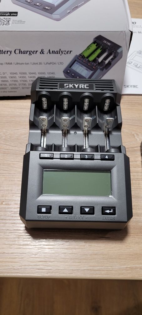 Зарядний пристрій SkyRC MC3000 (Li-ion/LTO/LiFePO4/Ni-Mh/Ni-Zn)