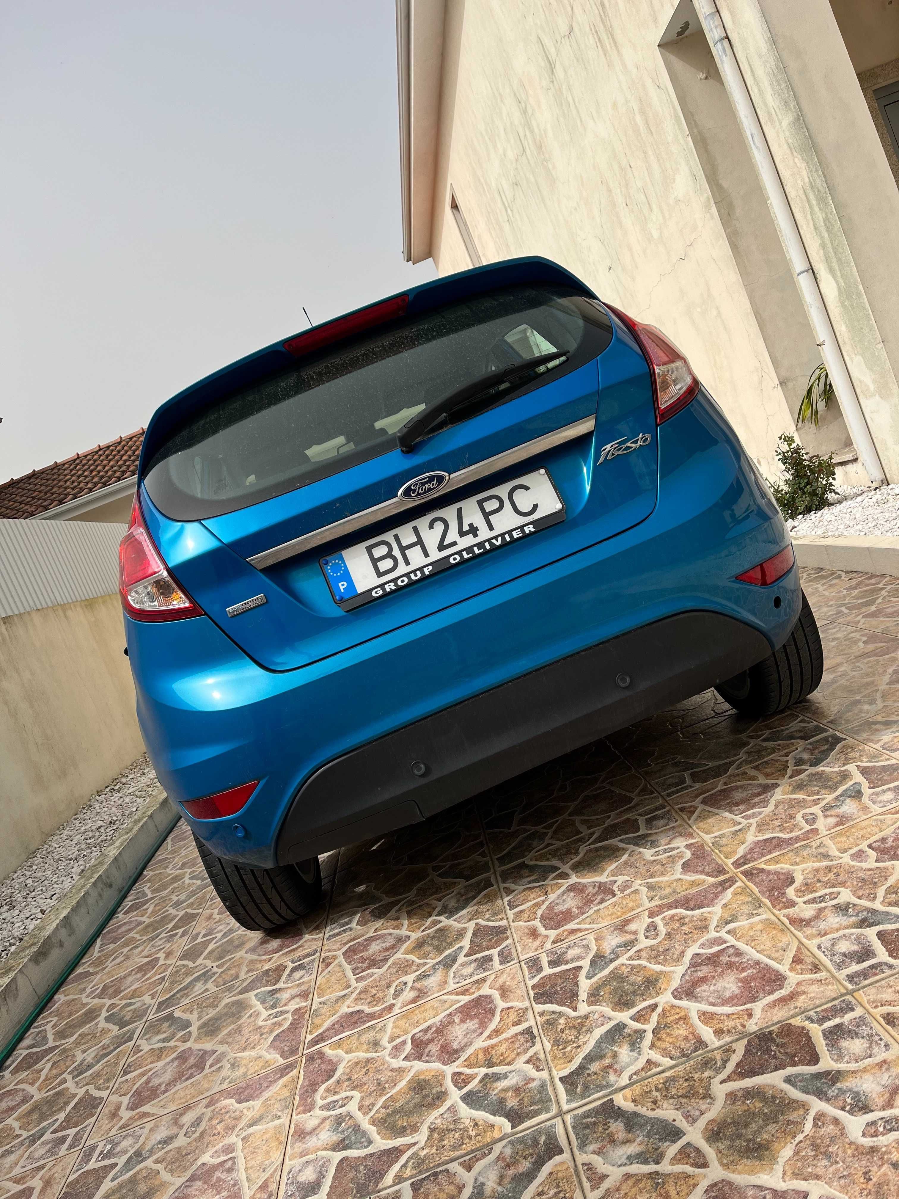 Vendo Ford Fiesta JA8