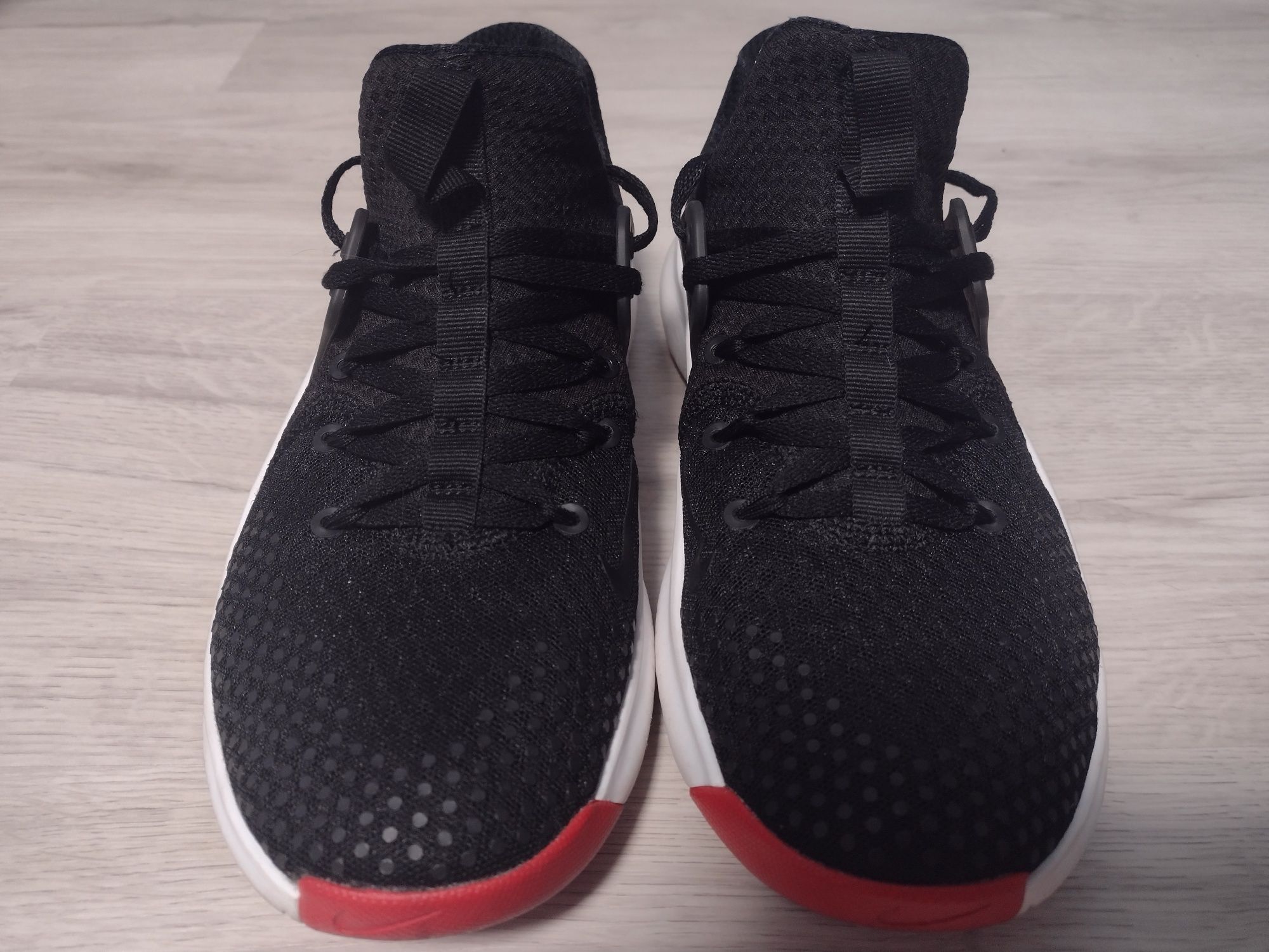 Оригінальні чоловічі кросівки Nike Free TR 8 AH9395-004 40 (7US) 25 см
