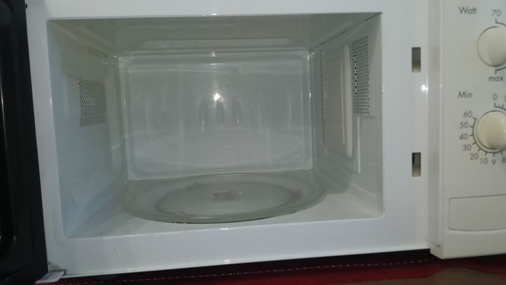 Mikrofalówka LG 700W MS-197H/01