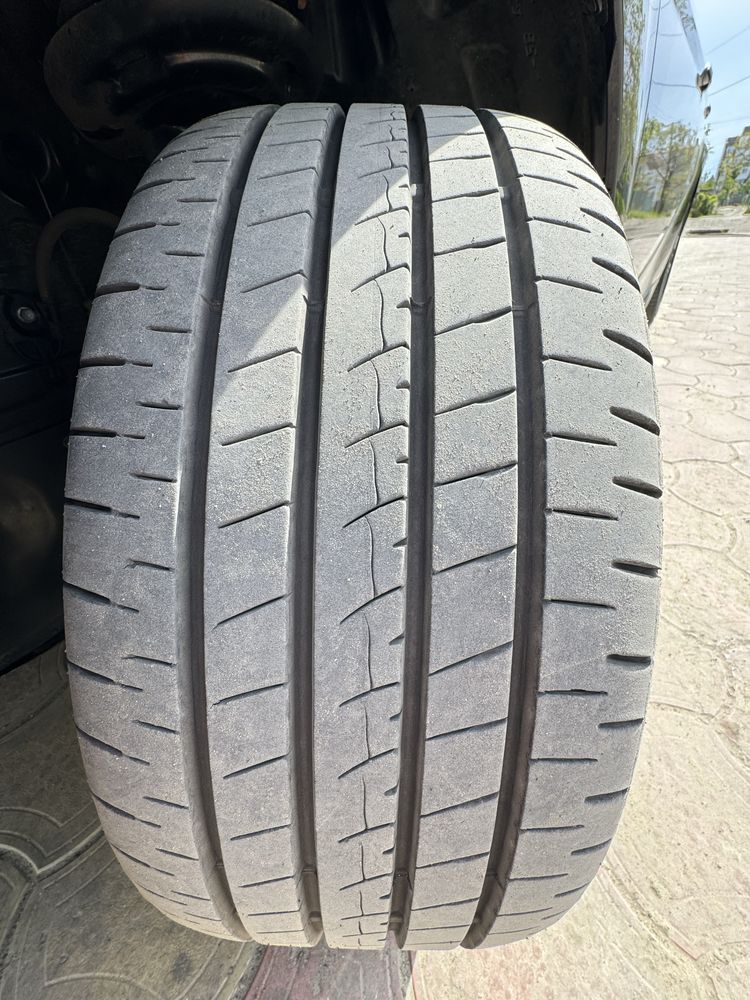 Продам резину bridgestone t005