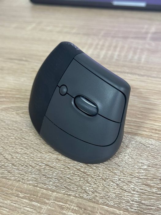 Бездротова миша Logitech Lift Ergonomic Vertical Graphite (910-006473)