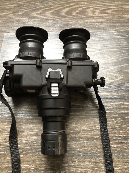 Прилад нічного бачення PVS-7b