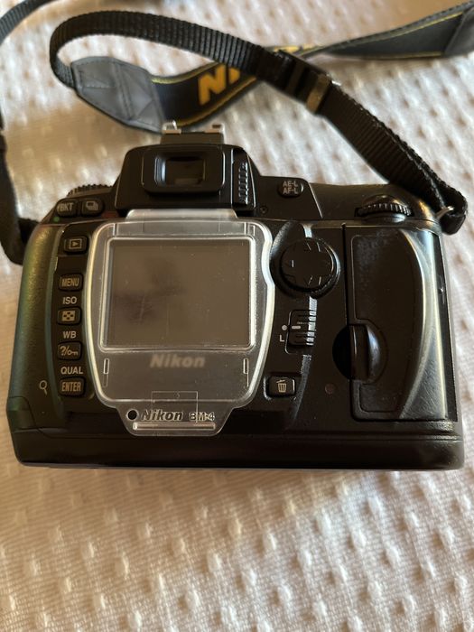 Máquina Fotográfica Nikon D70 + Carregador + Adaptador bateria a pilha
