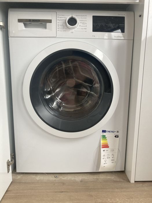 Máquina de lavar roupa Bosc h Série 4 EcoSilence Drive — nova