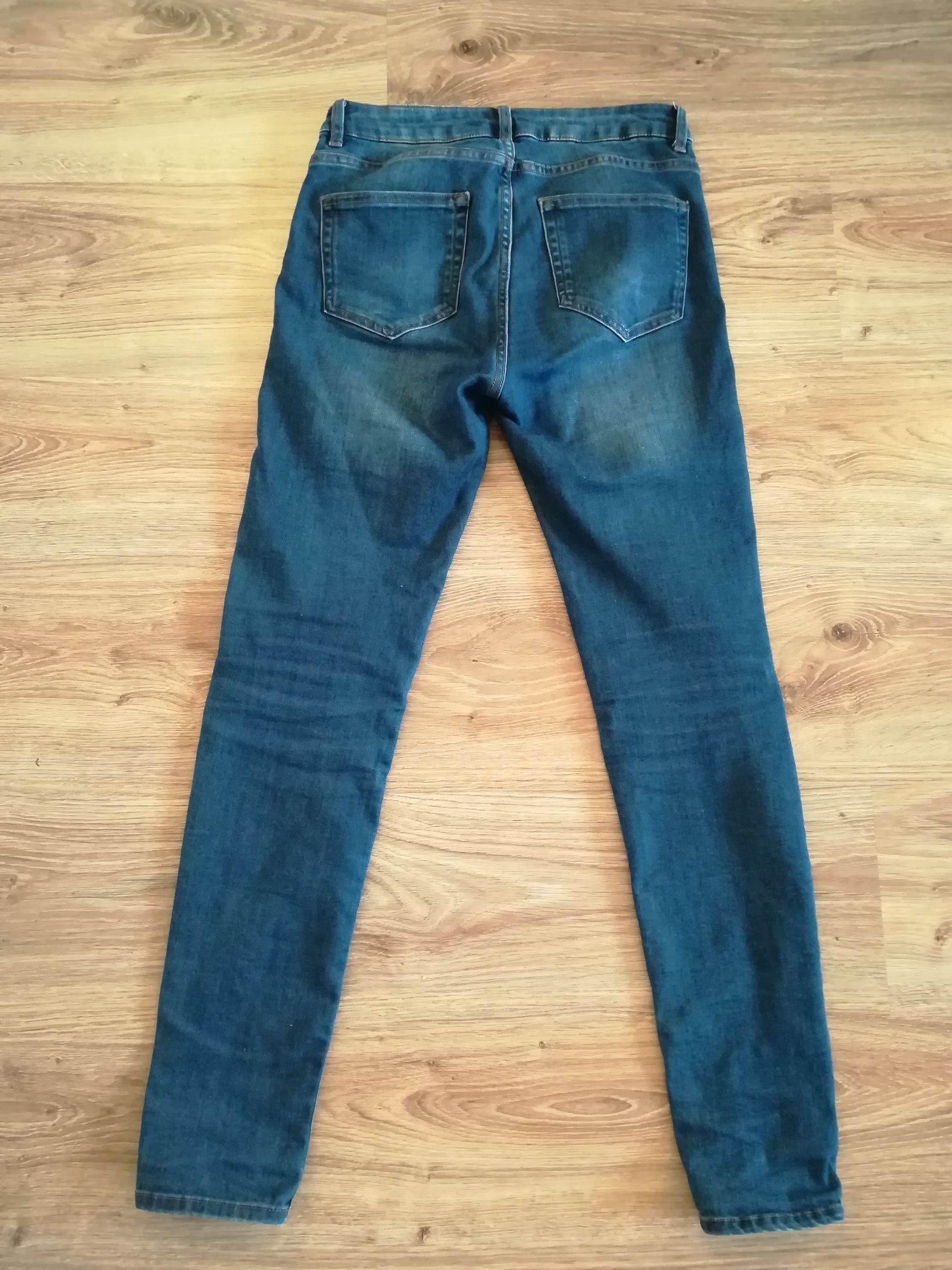 Klasyczne wygodne jeansy rozmiar 36