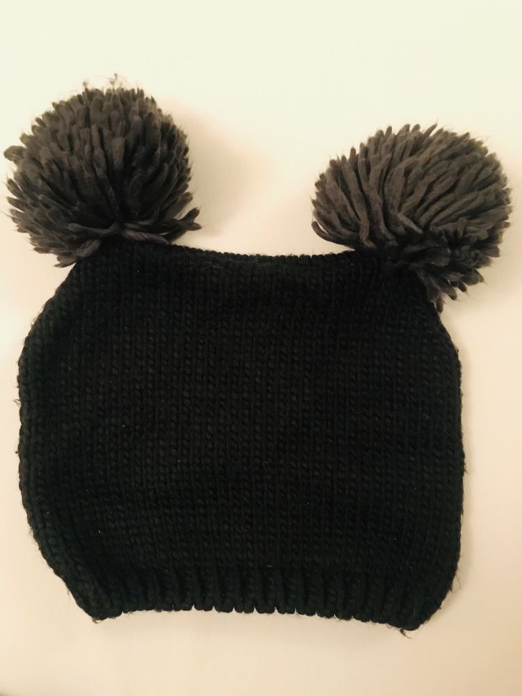 Czapka czarna pompon r. uniweralny