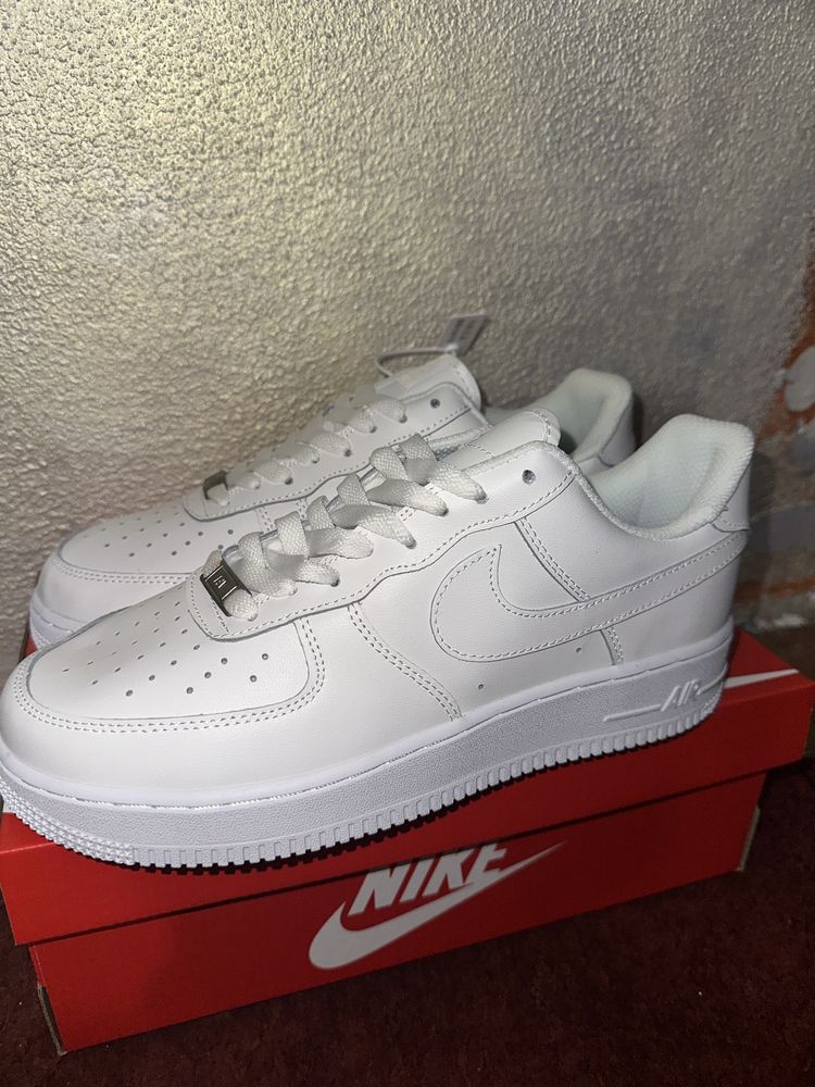 Кросівки Nike Air Force p.42,45 нові оригінал qr