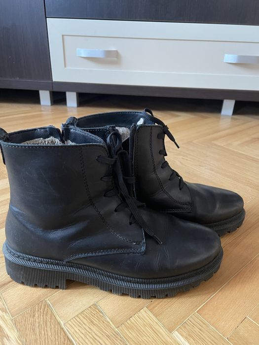 Зимове жіноче взуття