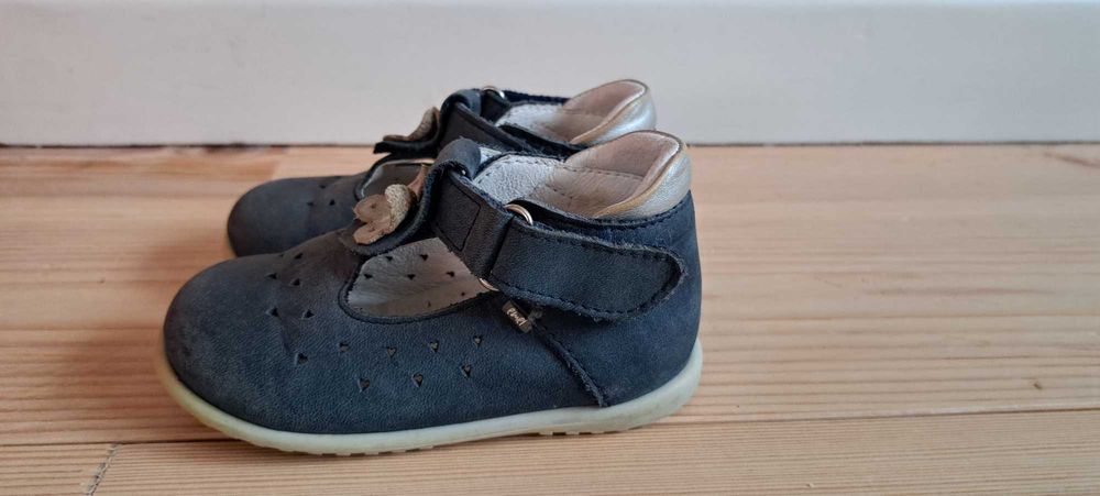 21 Emel balerinki granat z motylkiem