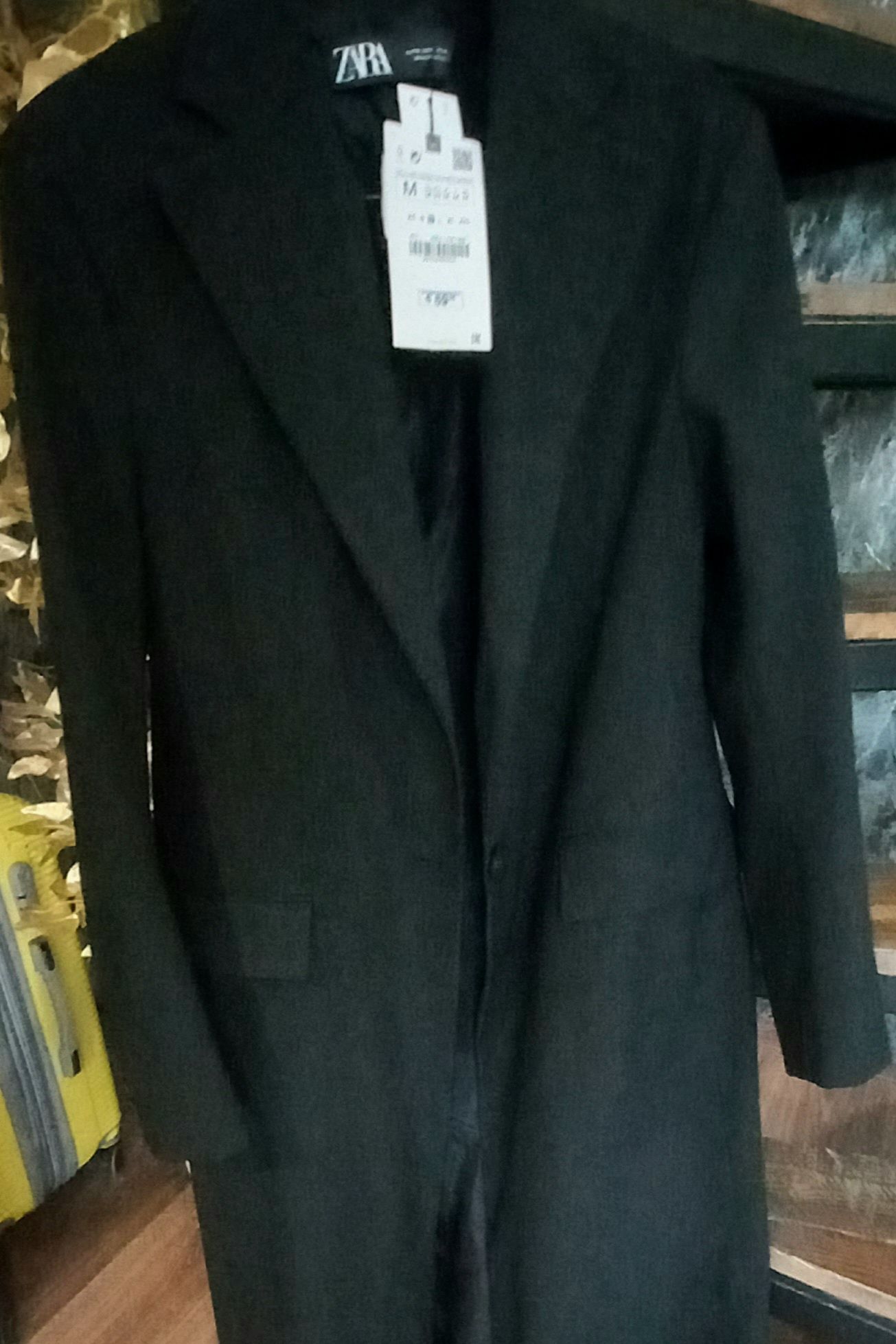 Піджак-сюртук Zara.