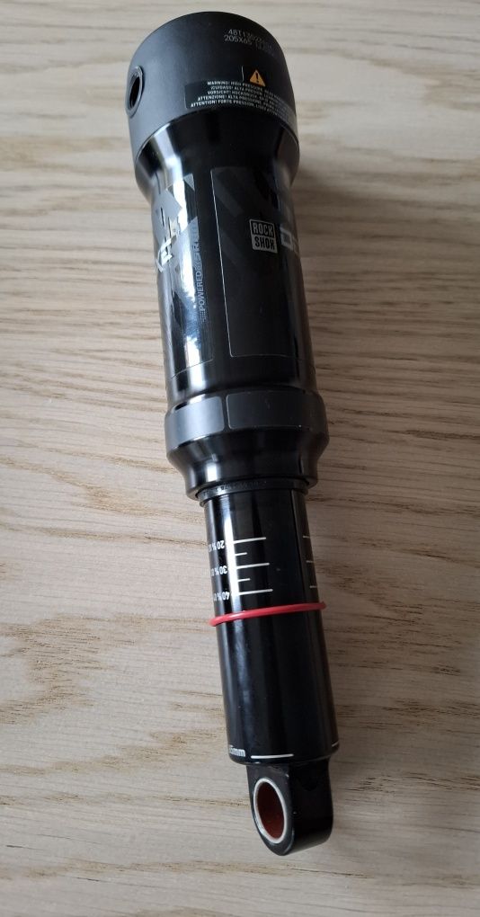 RockShox deluxe select + RT 205×65