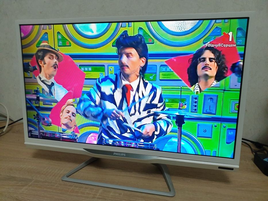 Smart TV. PHILIPS 24" диагональ HD