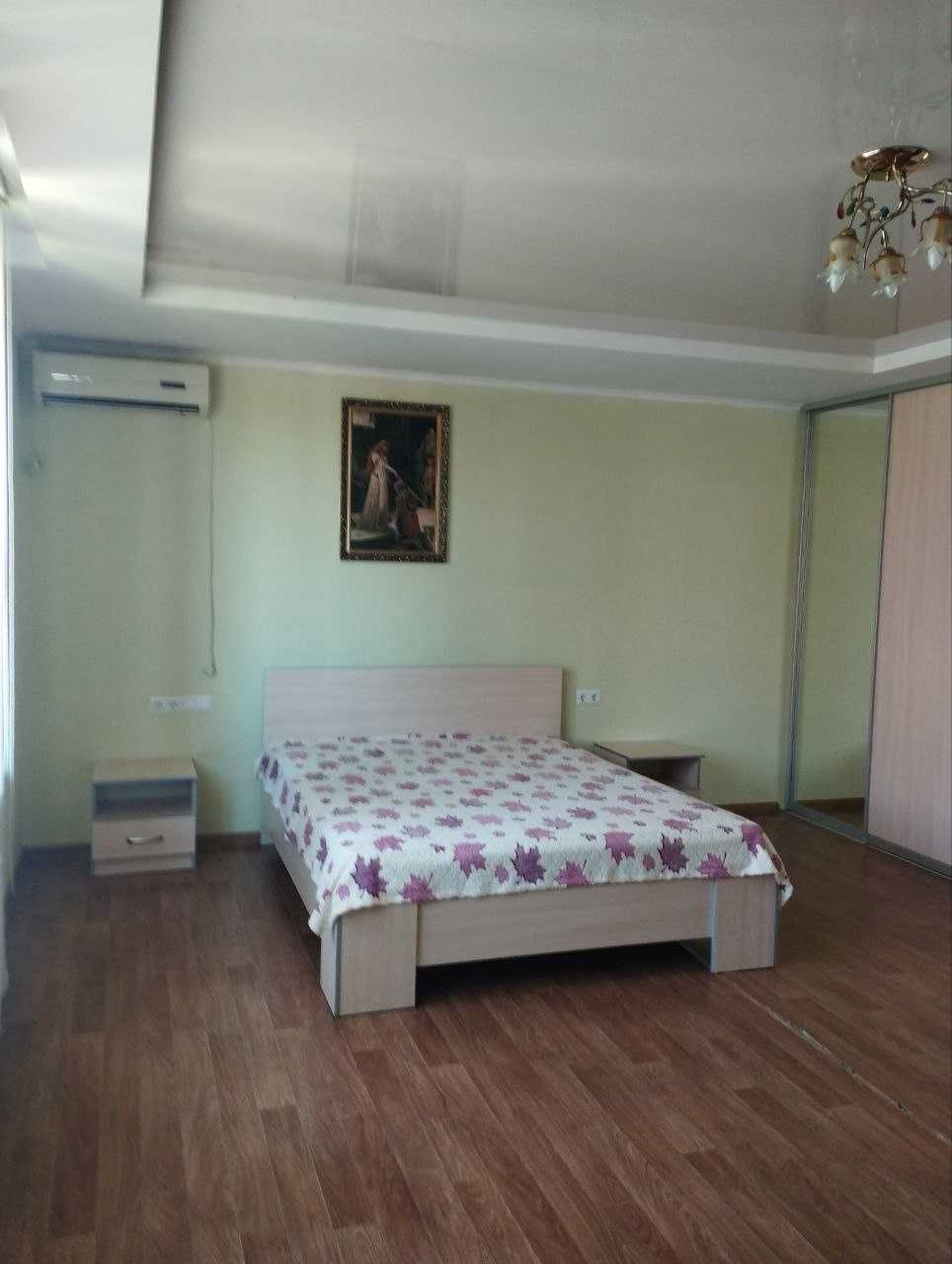 Дом хозяйский  на 8 сотках, Фонтанка, 300 м от трассы.