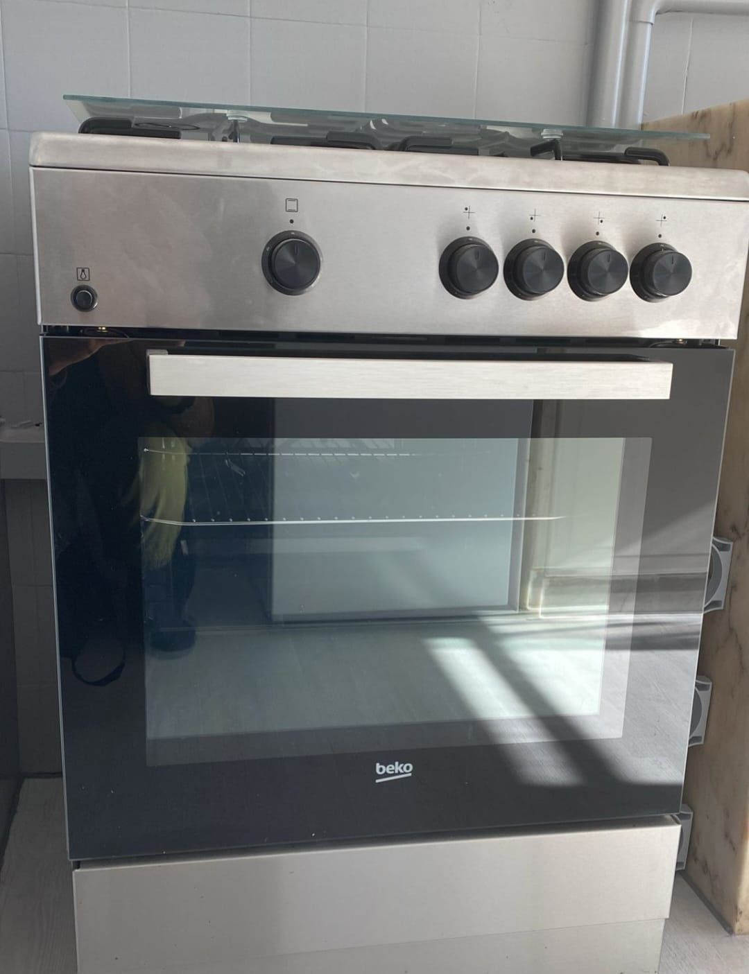Fogão e forno semi novos