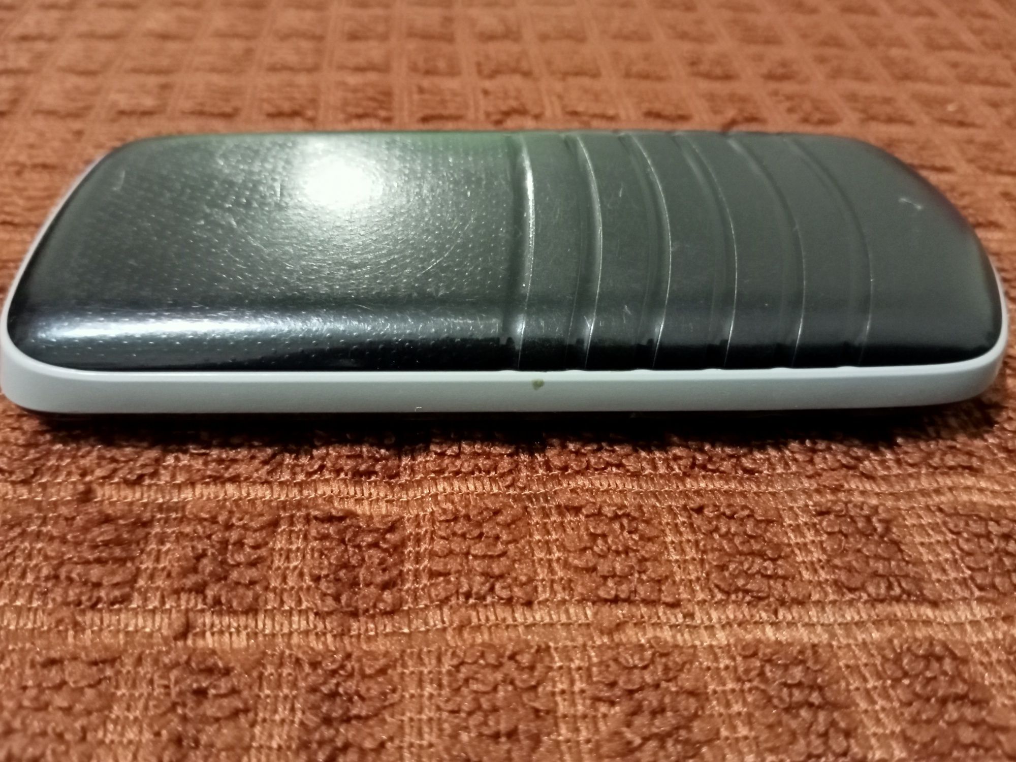 Продам мобильный кнопочный телефон от Samsung GT-Е1080W.