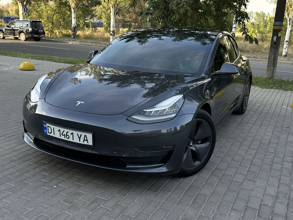 Tesla model 3 long range 75