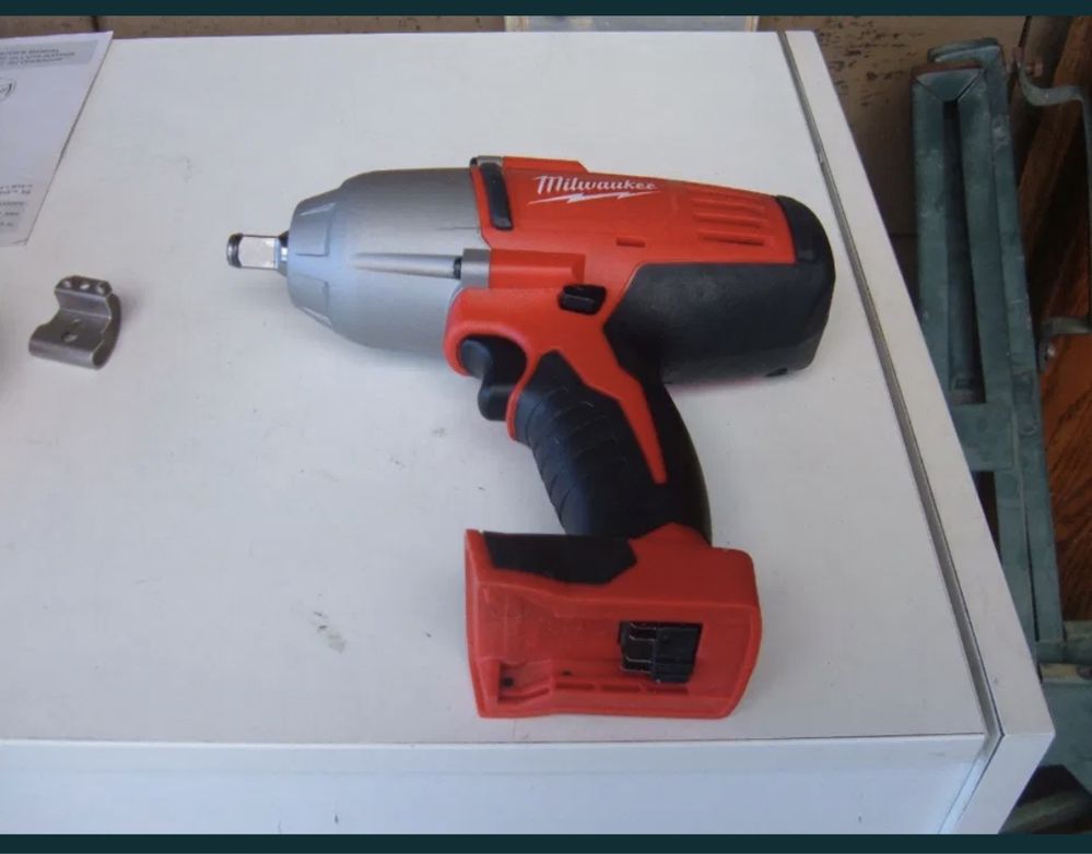 Milwaukee M12 NOWE  wkrętarka zakrętarka