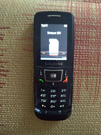 Samsung D900i в чёрном и бардовом цвете 500 грн за два телефона