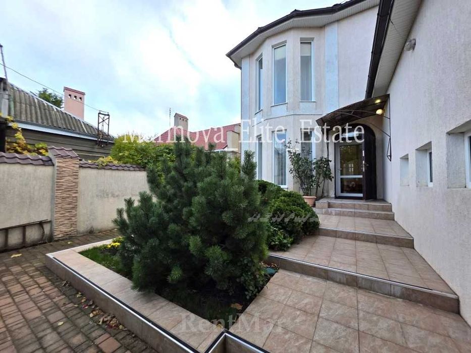 Хозяйский, качественный  дом 7 соток жилой подвал Б Фонтан