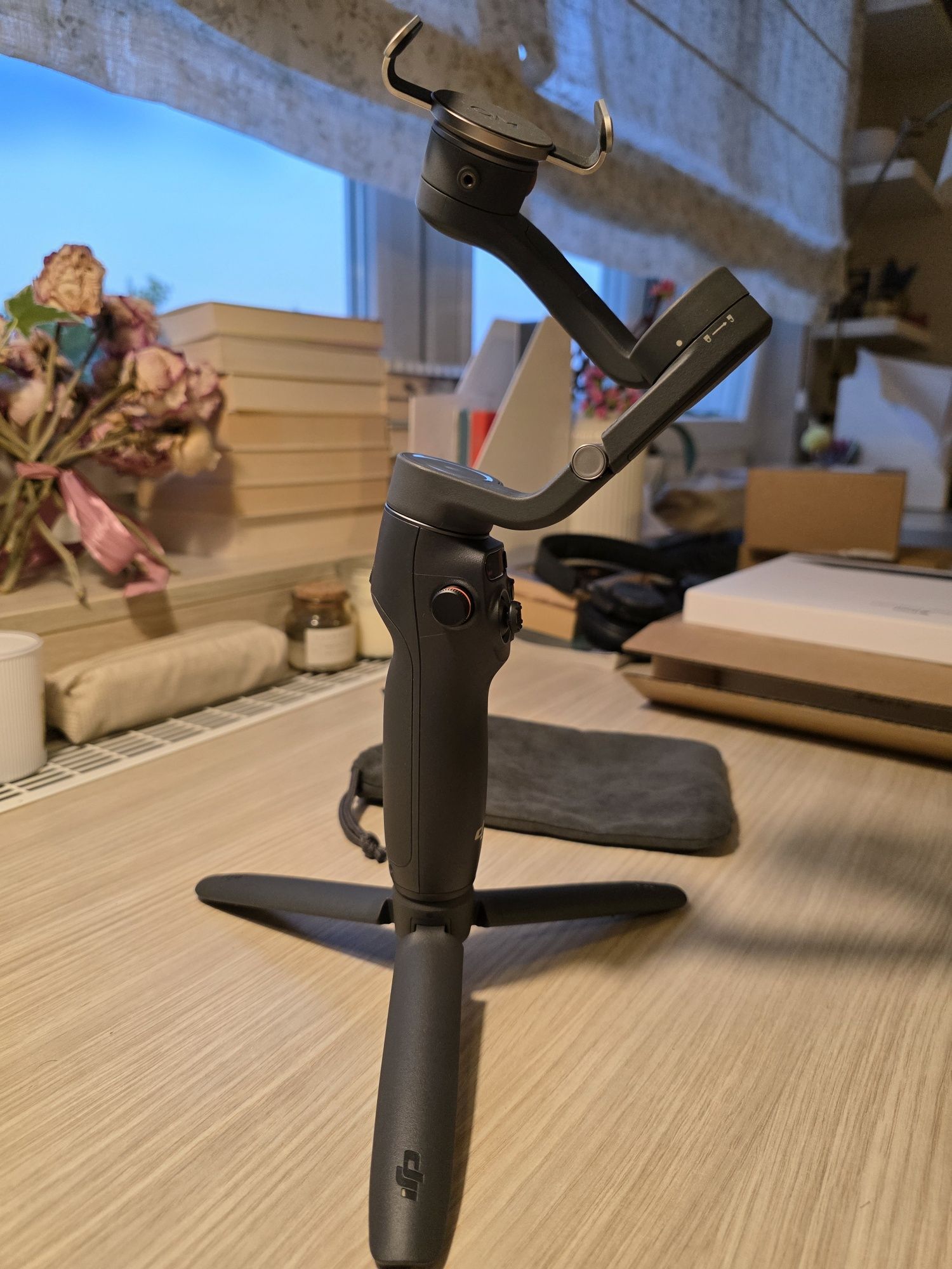 Gimbal DJI Osmo Mobile 6 – stan idealny, jak nowy