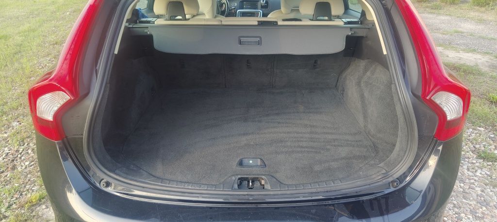 Volvo V60 2.0D 2011R