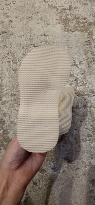 Гарні черевички / туфельки на дівчинку