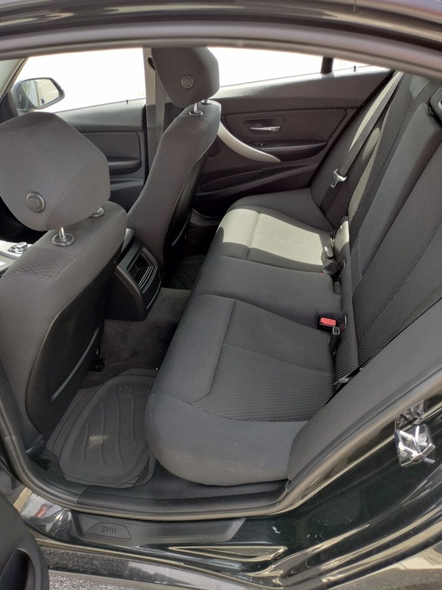 BMW 320d muito bem estimado