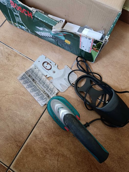 Nożyce do żywopłotu i trawy BOSCH