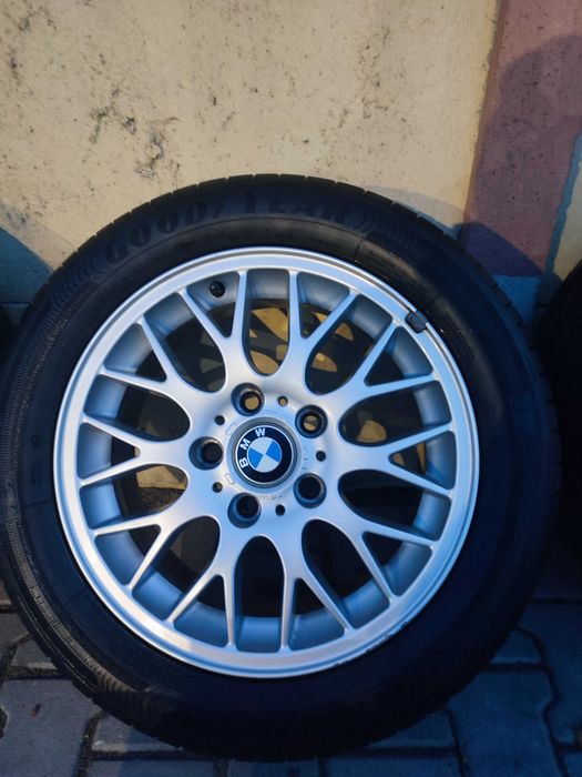 Na sprzedaż felgi aluminiowe do BMW z oponami letnimi