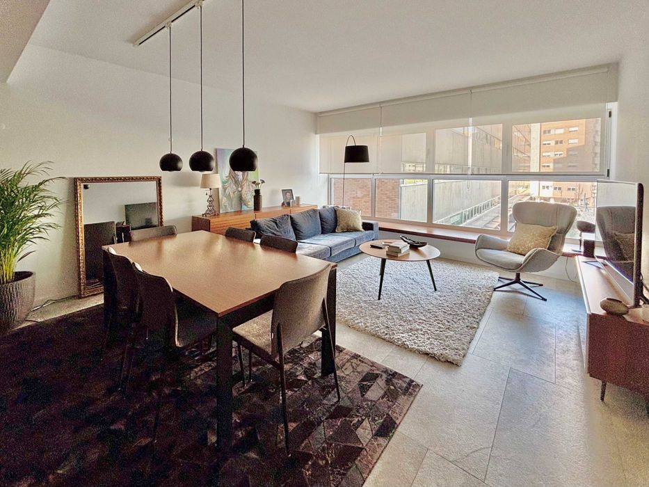 Mesa jantar BoConcept extensível e 6 cadeiras - Oportunidade!