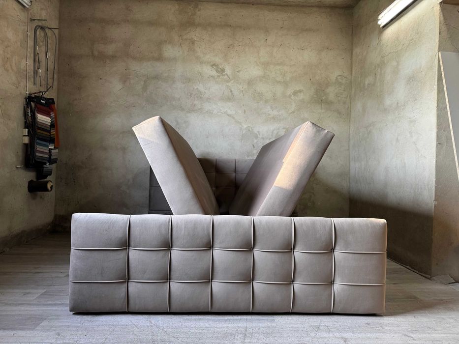 Łóżko kontynentalne Milano tapicerowane welurowe