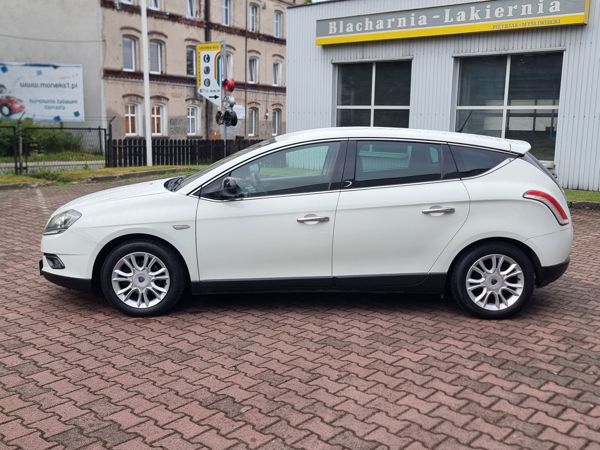 Lancia Delta 1.6 JTD 2011r Krajowe 141 tys km BEZWYPADKOWY 2x Opony