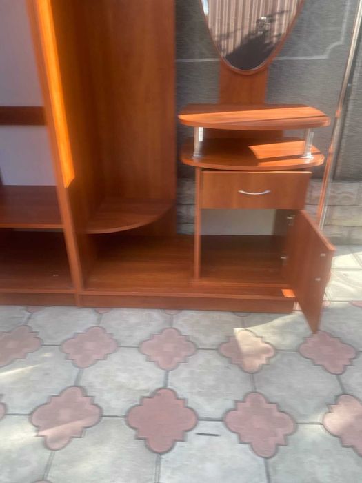 Прихожая б/у в хорошем состоянии