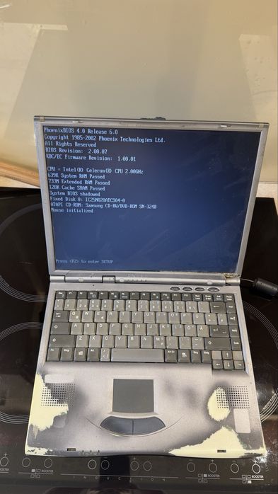 Laptop Hyrican D22ES Windows XP