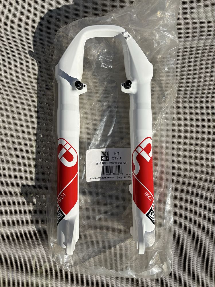 Nowe zapakowane golenie dolne lagi amortyzator Rock Shox SID Race RLTT