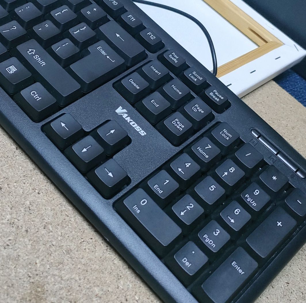 Klawiatura Vakoss TK-103PK USB – na części / do naprawy (przetarty kab