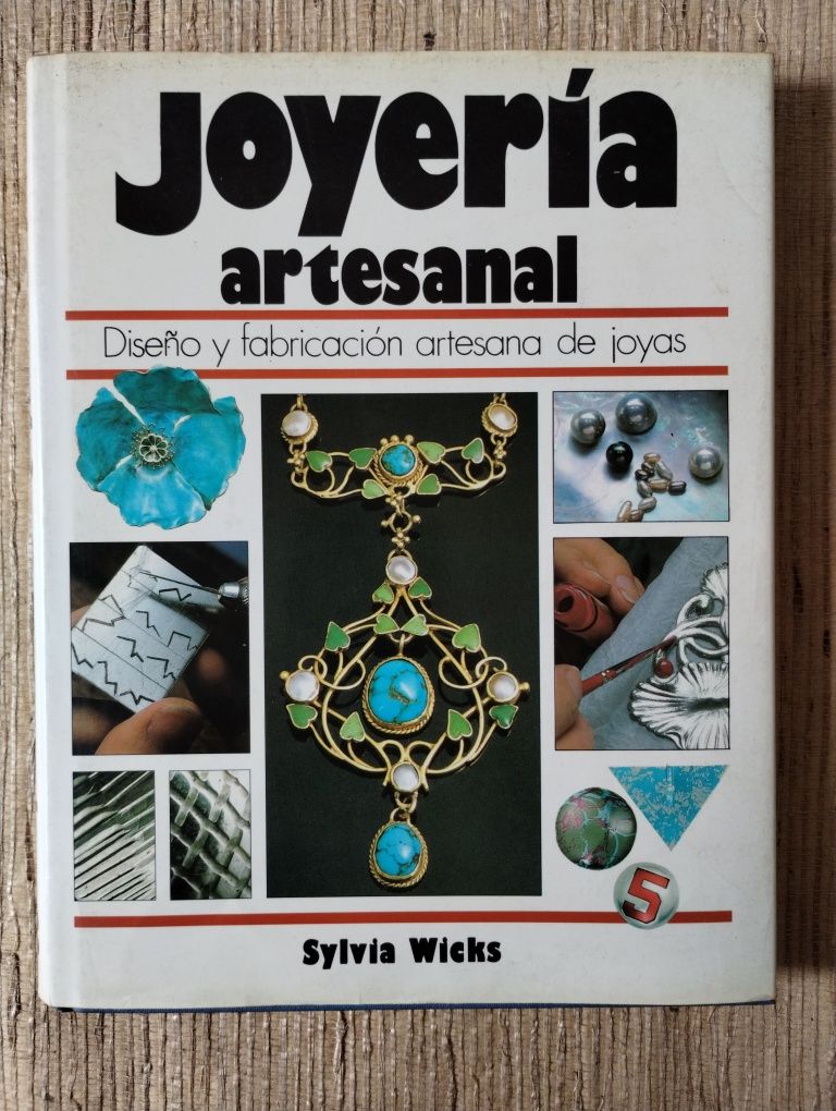 Joyería artesanal, Sylvia Wicks