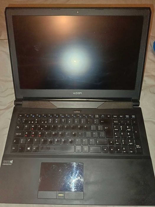 Laptop do gier CLEVO N150RD - licencja MSI