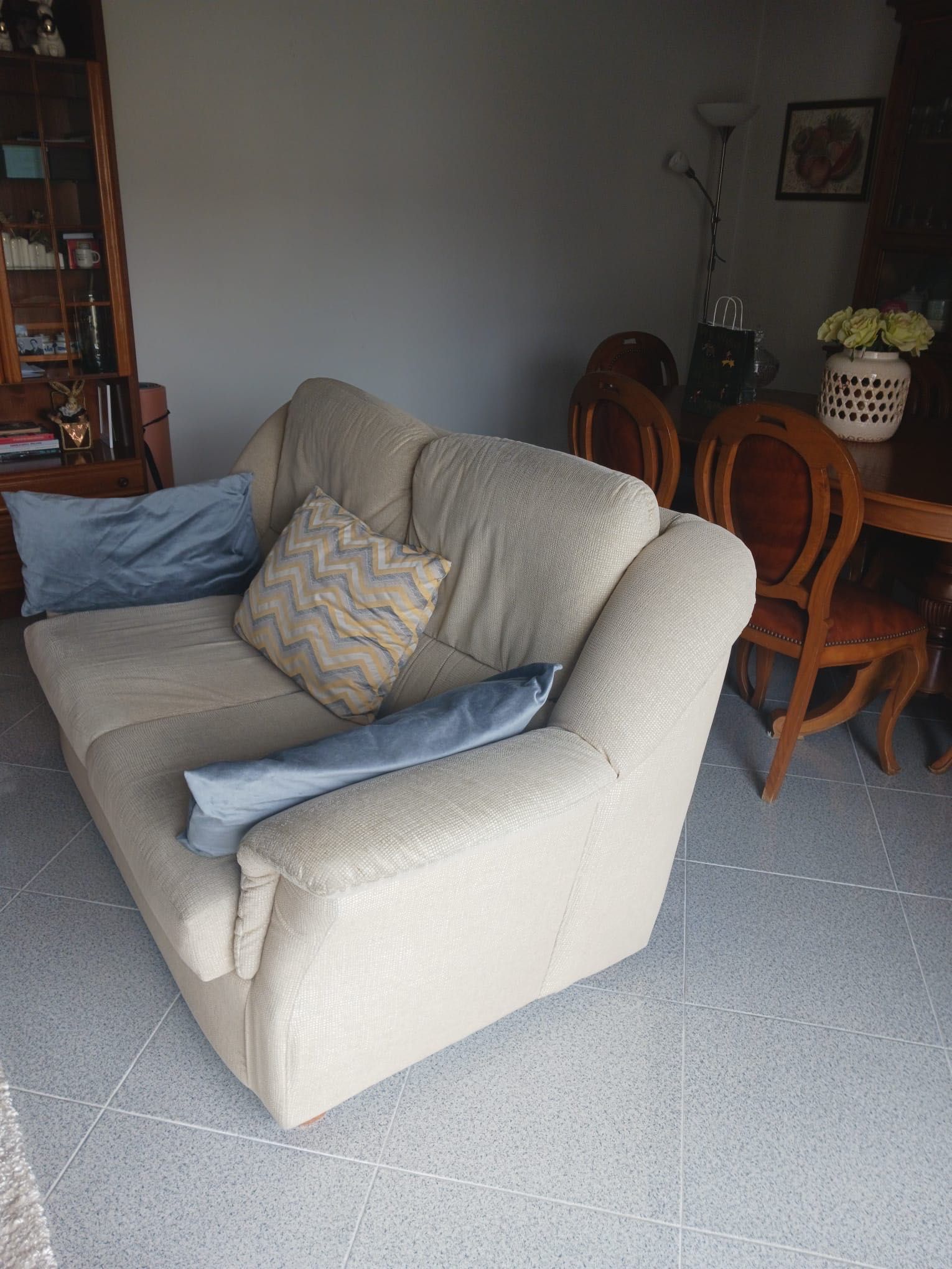 Sofá de 2 lugares