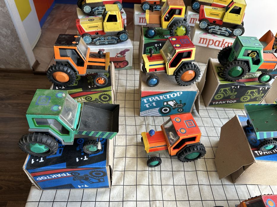 Ігрушка ссср Трактор