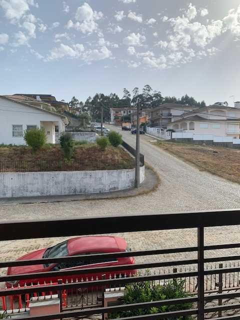 Vivenda a 1,2 km do castelo de Santa Maria da Feira, T3 + T3