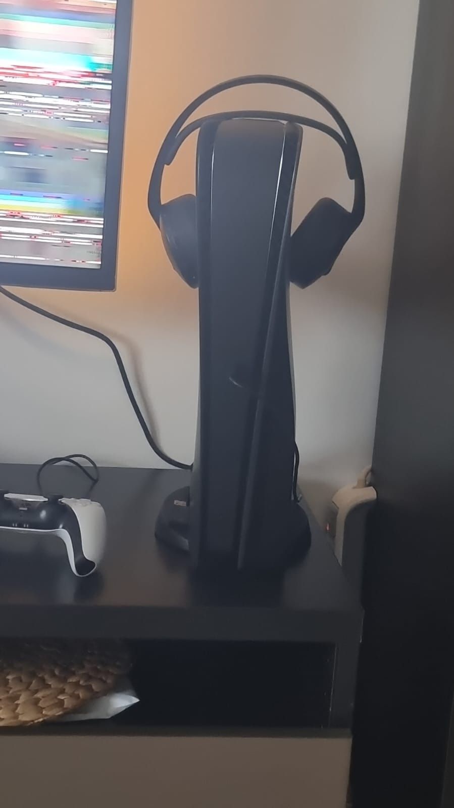 Ps5 1tb com 2 comandos e fones