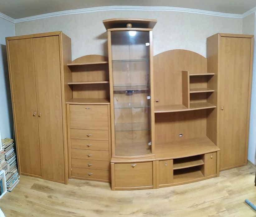 Мебель в гостиную. Горка. Стенка. Шкаф и полки