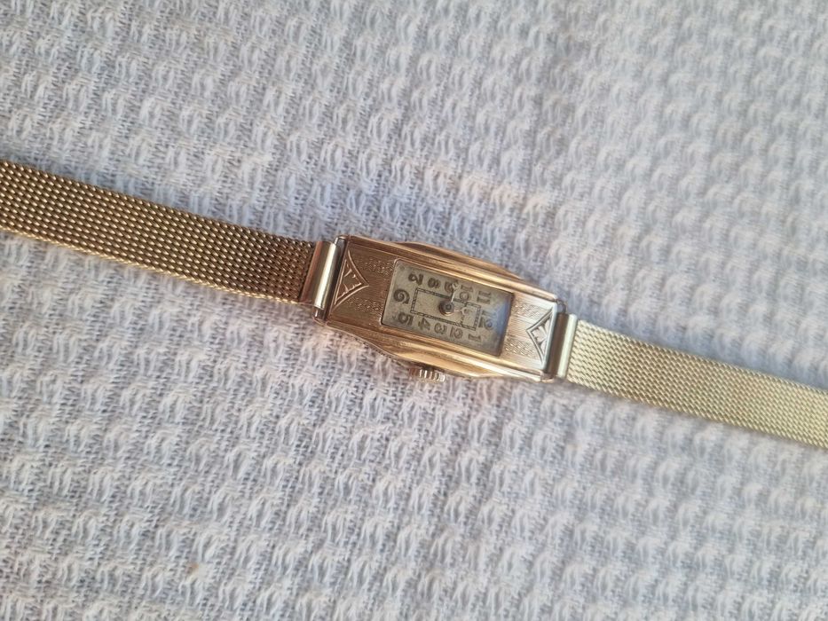 Złoty zegarek vintage Reville 14k