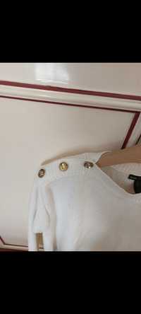 Camisola branca com botões