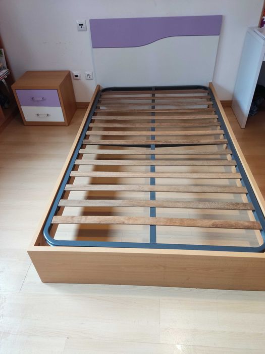 Cama mesa cabeceira para menina