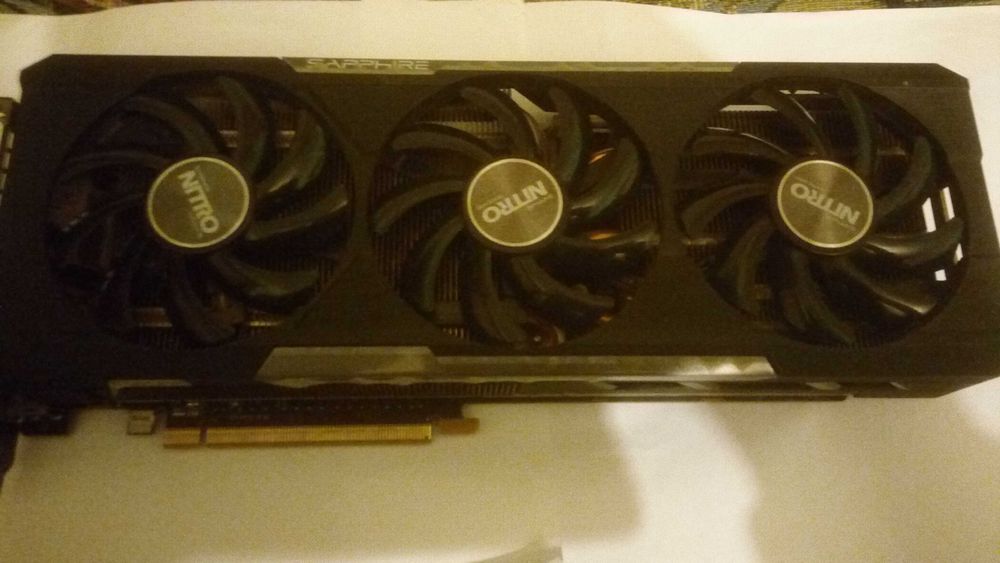Продам видеокарту r9 390 sapphire 8 gb