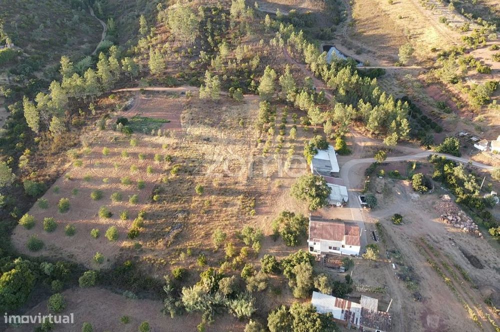 Terreno Rústico em Casas da Corte, Alte, com 11.800m2 e barragens